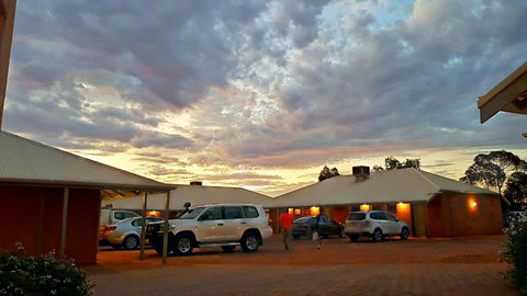 Mud Hut Motel - 1 Gold Coast 1