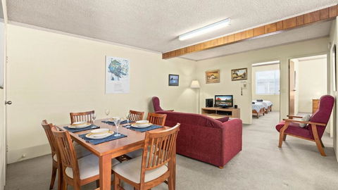 Myee Court - Gold Coast 4U 2