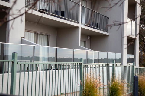Nagambie Waterfront Motel - 1 Gold Coast 2