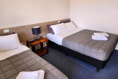 Nanango Star Motel - 1 Gold Coast 2