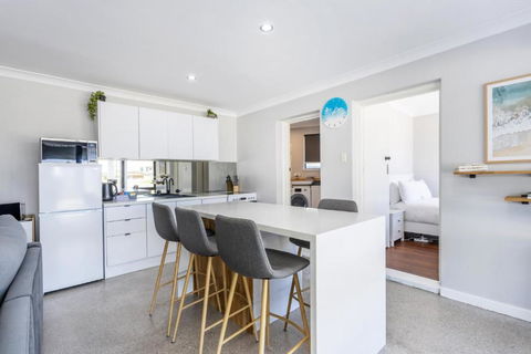 Nautical Nook - EXECUTIVE ESCAPES - Accommodation Gold Coast 3