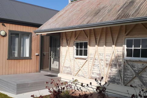 NEST- Luxury Vineyard Accommodation - Accommodation Gold Coast 2