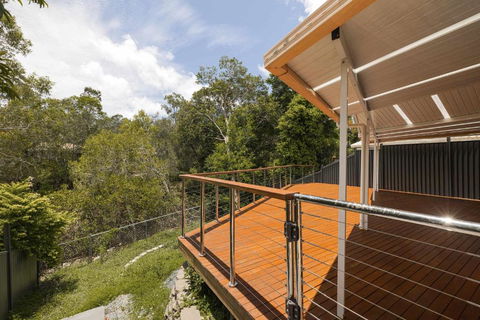 NEW 3BR Serene Creekside Retreat In Helensvale - Accommodation Gold Coast 0