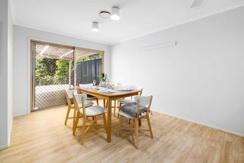NEW 3BR Serene Creekside Retreat In Helensvale - Accommodation Gold Coast 3