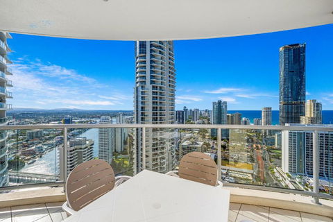 NEW Chevron Ocean Views Central Surfers. - Accommodation Gold Coast 1