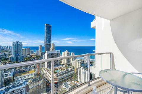 NEW Chevron Ocean Views Central Surfers. - Accommodation Gold Coast 0