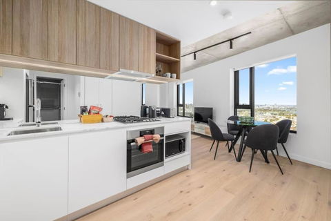 NEW Chic Stature Southbank 2 Bd - Accommodation Gold Coast 0