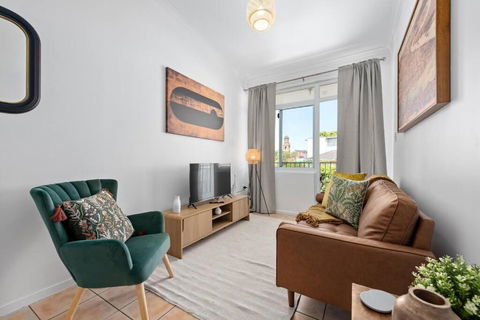 New Farm Nest- 2Bed 1Bath Balcony - Accommodation Gold Coast 1