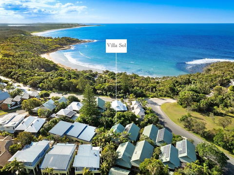 NEW Luxury Angourie Villa! Dream Location, WiFi ++ - Accommodation Gold Coast 1