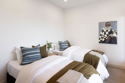 NEW Pleasant View Stays TORQUAY - Accommodation Gold Coast 2