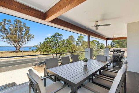 NEW - Sunrise Waters Holiday House - 1 Gold Coast 0