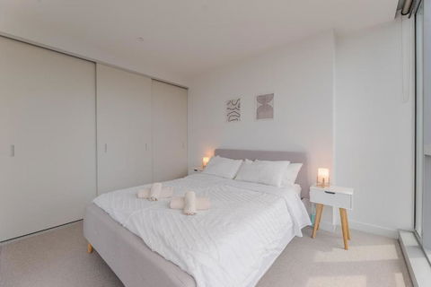 NEW Top Floor L70 CBD Luxury Apt - Accommodation Gold Coast 2