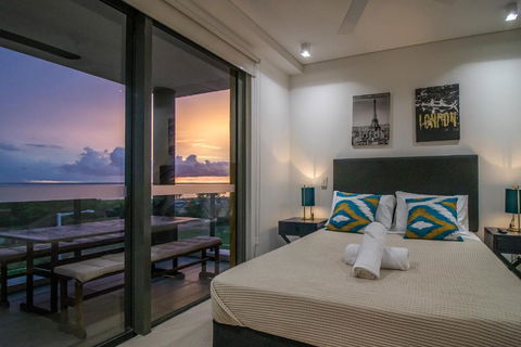 NEW - ZEN AT THE WATERFRONT - Luxury Waterfront Holiday Home For Families & Friends - Accommodation Gold Coast 0