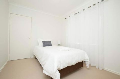 Mt Pleasant Short Stay - Accommodation Gold Coast 2
