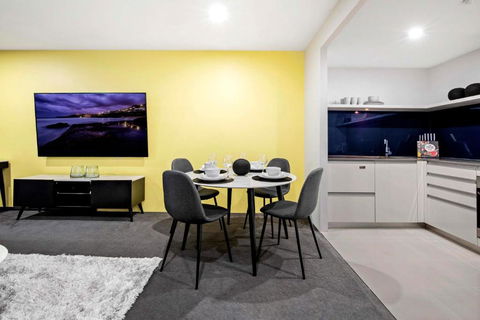OCEAN VIEW - One Bedroom Spa Apartment - Circle On Cavill - Self Contained, Privately Managed - Accommodation Gold Coast 3