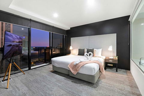 OCEAN VIEW - One Bedroom Spa Apartment - Circle On Cavill - Self Contained, Privately Managed - Accommodation Gold Coast 0