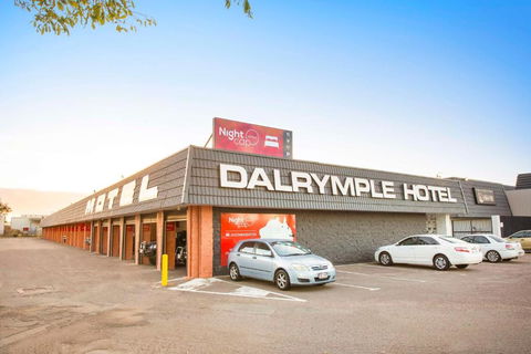 Nightcap At Dalrymple Hotel - Gold Coast 4U 2