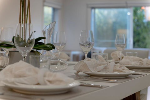 Newsom House - Stylish & Elegant Home With 4 King Beds - Accommodation Gold Coast 1