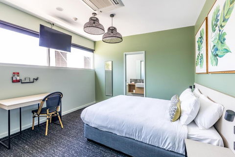 Nightcap At Commercial Hotel - Accommodation Gold Coast 3