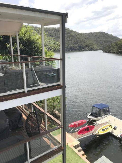 NINE At Berowra Waters, Luxury Waterfront With Hot Tub - Accommodation Gold Coast 3