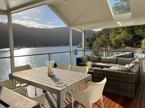 NINE At Berowra Waters, Luxury Waterfront With Hot Tub - Accommodation Gold Coast 1