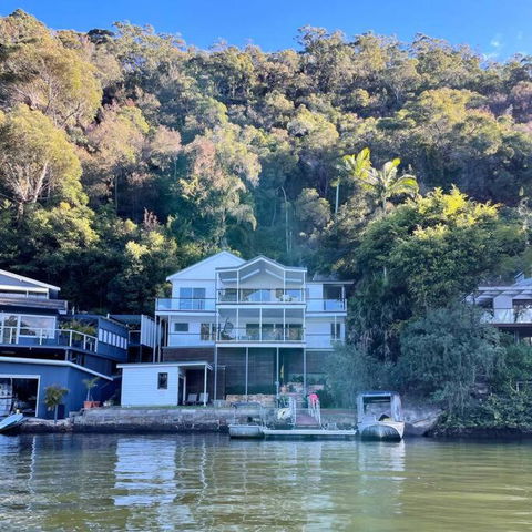 NINE At Berowra Waters, Luxury Waterfront With Hot Tub - Accommodation Gold Coast 2