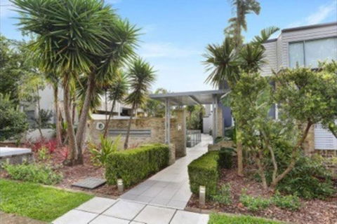 Nor Easter Townhouse - Accommodation Gold Coast 0