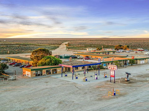 Nullarbor Roadhouse - 1 Gold Coast 0