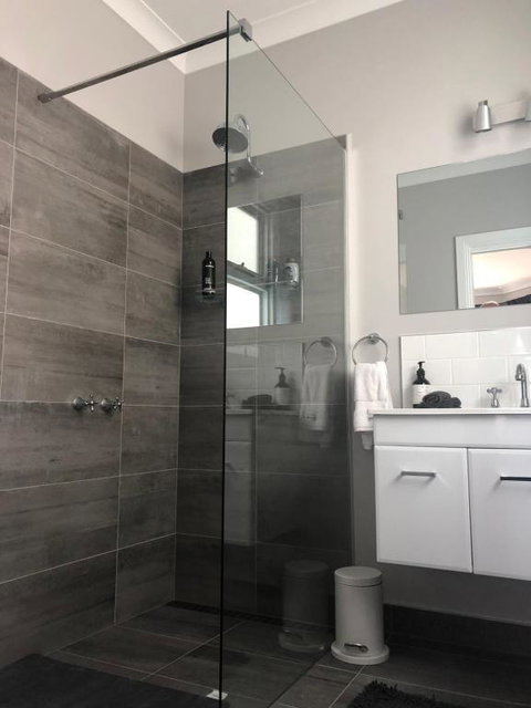 Number 10 -King Bed With Breakfast - Accommodation Gold Coast 1