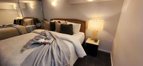 NYC Loft Brisbane, Free Parking! - Gold Coast 4U 0