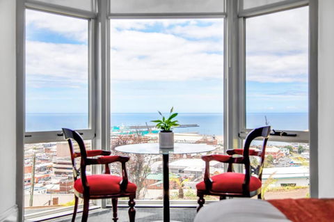 Oakleigh House - Accommodation Gold Coast 0