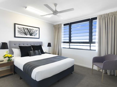 Oaks Mackay Carlyle Suites - Gold Coast 4U 2