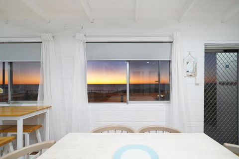 OCEA84 - Quinns Beach Shack: Ocean Views - Accommodation Gold Coast 1