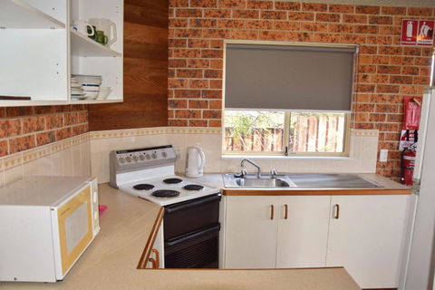 Ocean Breeze 4 - Bring Your Own Linen. - Accommodation Gold Coast 2