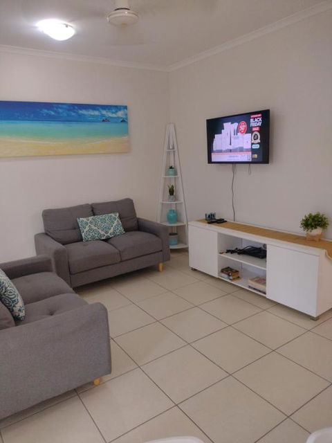 Ocean Breeze Apartments Hervey Bay - Accommodation Gold Coast 3