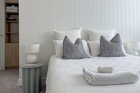 Ocean Pearl, Entire Home On The Esplanade - Accommodation Gold Coast 3