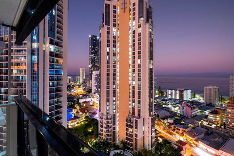 OCEAN VIEW APARTMENTS - Circle On Cavill - Self Contained & Privately Managed - Accommodation Gold Coast 1