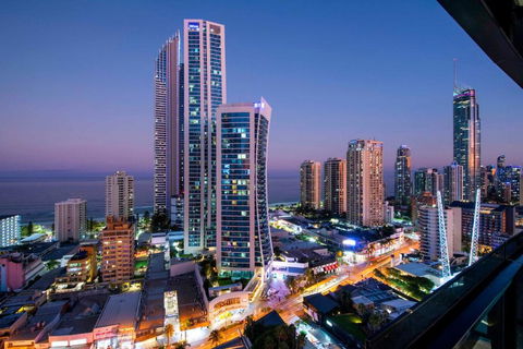 OCEAN VIEW APARTMENTS - Circle On Cavill - Self Contained & Privately Managed - Accommodation Gold Coast 2
