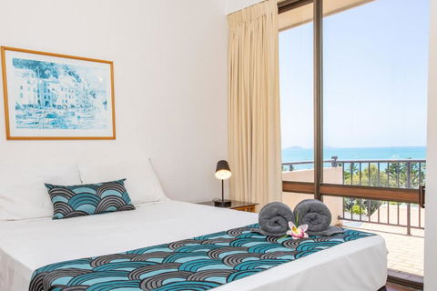 OCEAN VIEWS 10 - Accommodation Gold Coast 3