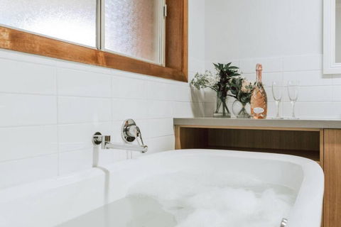 Olinda Rise Retreat House Fire Bathtub And Brekky - Gold Coast 4U 2