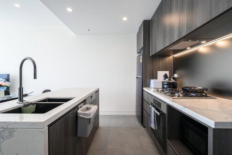 Olympic Park Stylish Apt With Gym Pool Good View - Accommodation Gold Coast 3