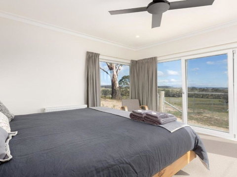 On A Hill - Accommodation Gold Coast 3