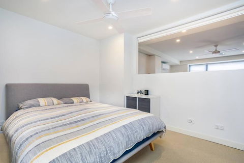 One Bedroom Self Catering Eden - Gold Coast 4U 2