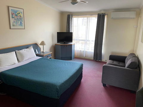 Orbost Country Man Motor Inn - Accommodation Gold Coast 2