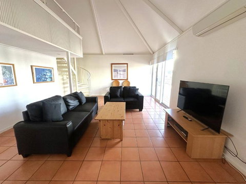 Osprey Holiday Village Unit 123 - Accommodation Gold Coast 3