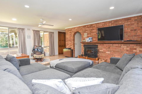 Ovens Valley Retreat - Accommodation Gold Coast 3