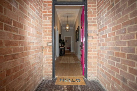 Oxbridge- Period Home In Central Goulburn - Accommodation Gold Coast 2