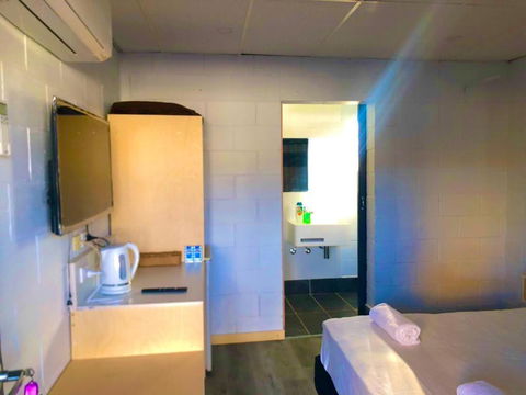 OXFORD HOTEL MOTEL - Accommodation Gold Coast 0