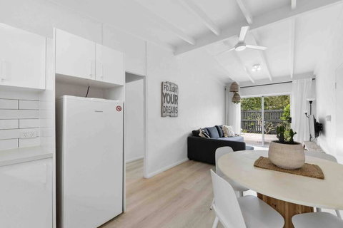 PA2 Stunning Sunshine Beach Apt Pets Welcome - Accommodation Gold Coast 1