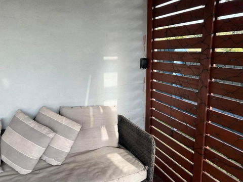 One Bedroom CBD Unit, Walk To Beaches & Cafes - Accommodation Gold Coast 3